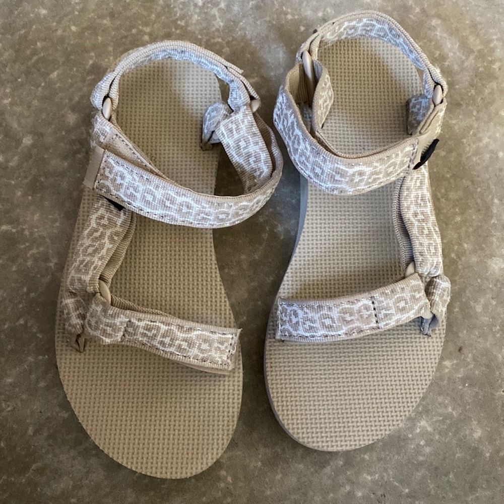 Teva sandles